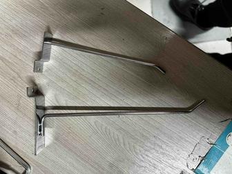 Крючки для торговых панелей (слатволл).