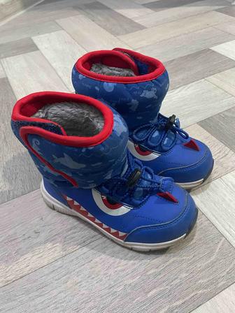 Продам детские зимние ботинки
