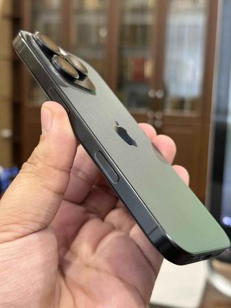 iPhone 16 Pro black