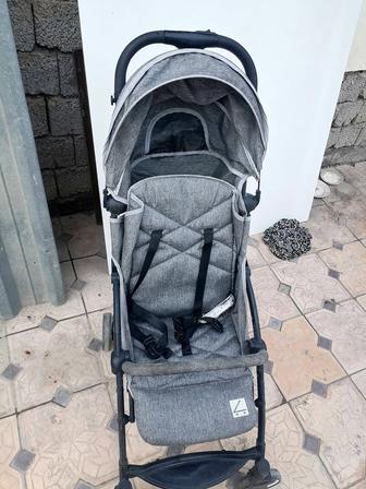 Продам детскую летнюю прогулочную коляску