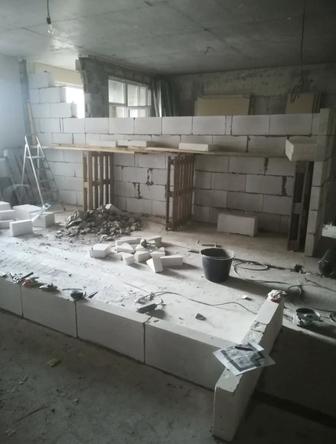 Кладка газоблока и кирпича.