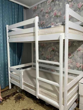 Двухъярусная кровать