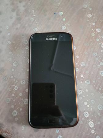 Продам телефон самсунг s7