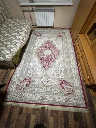 Продам Турецкий ковер 2х3 в отличном состоянии