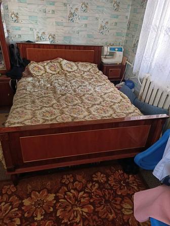 Продаю б/у кровать