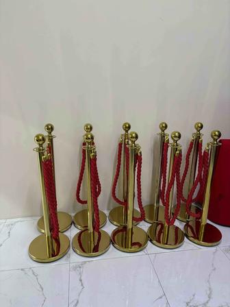 Аренда Золото Стойка красны дорожка