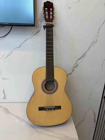 Классическая гитара amadeus