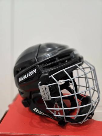 Продам детский хоккейный шлем, Bauer