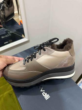 Зимние кроссовки нурсачи