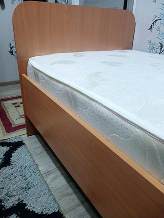 Кровать с ортопедическим матрасом длина 180, ширина 80