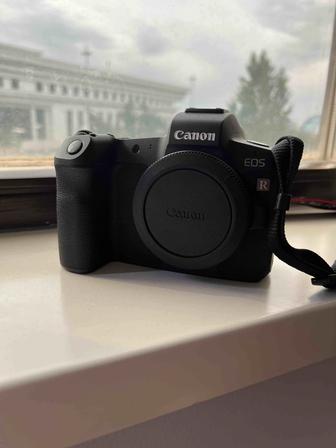 Canon EOS R плюс 3 объектива к нему