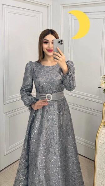 Продаю вечерние платья. Размер 46, состояние идеальное цена 12000