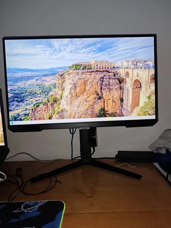 Samsung odyssey G4 27