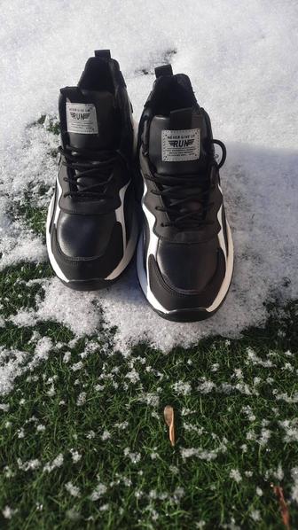 Мужские зимние кроссовки