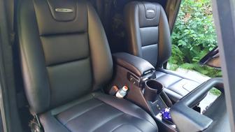 Автоателье услуги мастера по салону автомобиля.