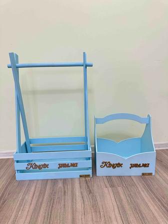 Детская вешалка и корзина