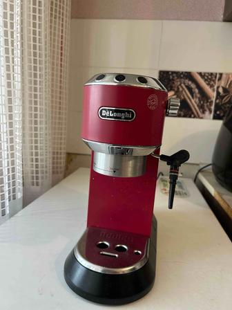 Продам кофеварку Delonghi EC 685