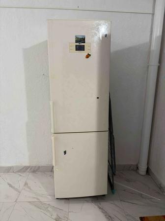 Холодильник в хорошем состоянии