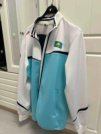 Продам спортивный костюм. UNICA PRO