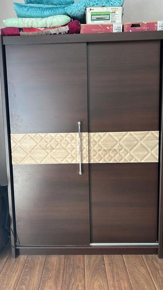 Продам кровать, шкаф и 2 тумбы