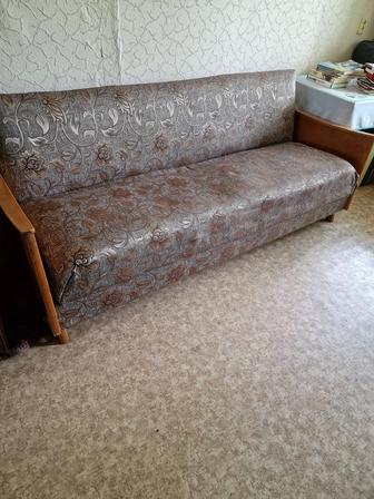 Диван продаю