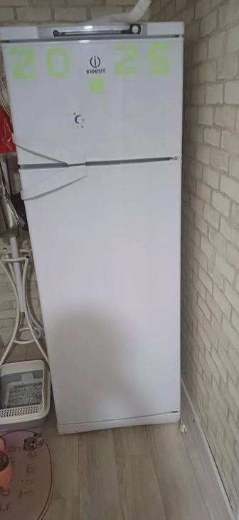Продам холодильник