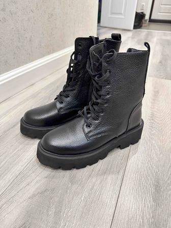 Продам демисезонные ботинки