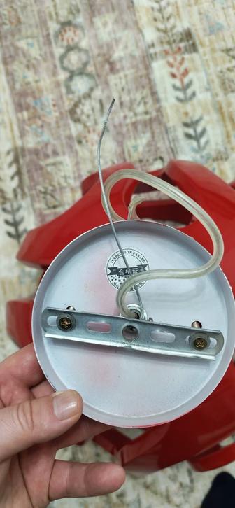 Продам люстру, футуристического дизайна