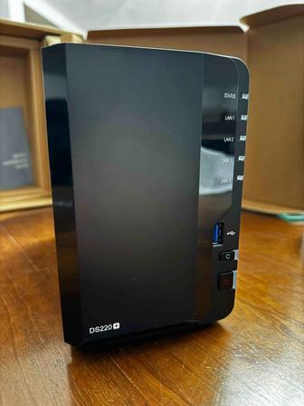 Synology DS220
Двухдисковый NAS сервер для хранения данных.