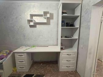 Продам стол-шкаф