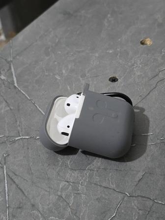 Продаётся AirPods