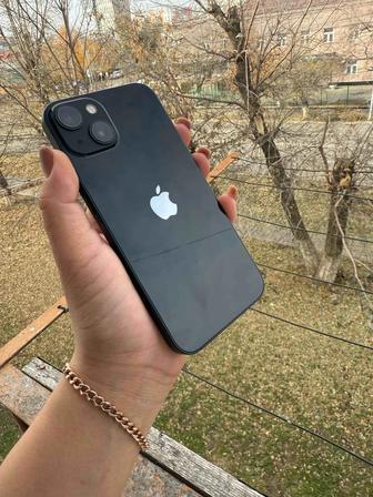 Продам IPhone 13
