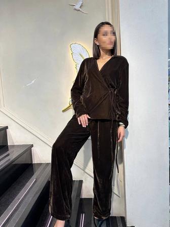 Костюм женский