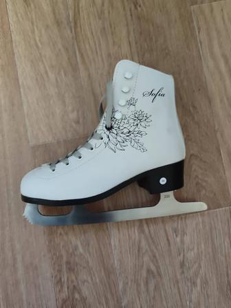 Продам коньки на девочку