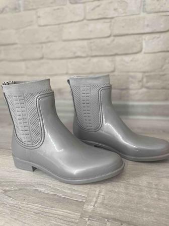 Продам сапоги резиновые