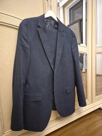 Продам мужской костюм