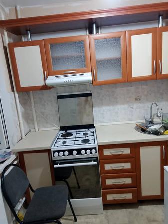 Продам кухонный гарнитур б/у
