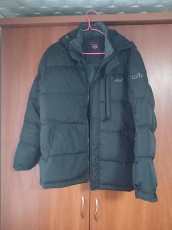 Легкий и теплый пуховик.