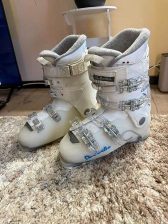 Продам горнолыжные ботинки размер 39
