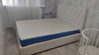 Кровать с матрасом
