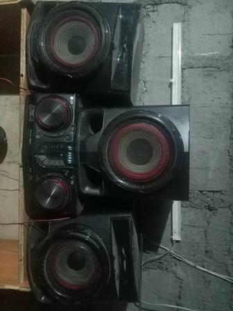 Музыкальный центр LG