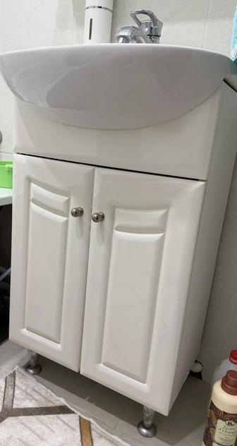 Продам б/у раковину с тумбой