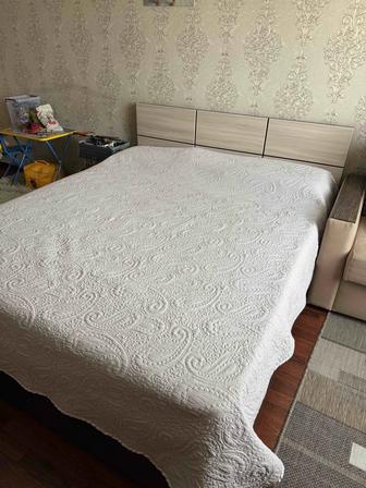 Двуспальная кровать
