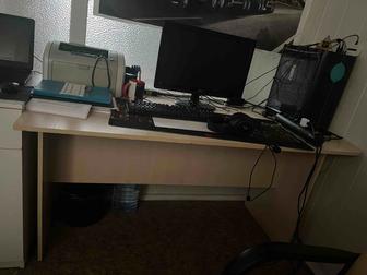 Офисный стол