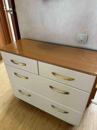 Продам шкаф прихожую и комод