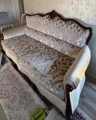 Диван и два кресла