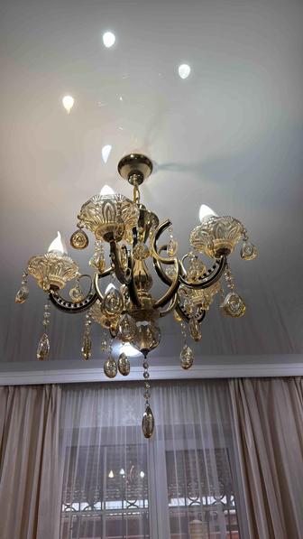 Хрустальная люстра
