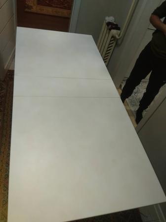 Стол и стулья