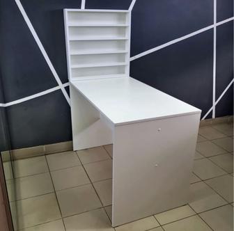 Маникюрный стол