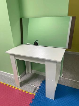 Продам стол